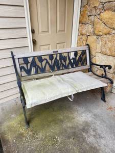 lot 503 image: Cast Iron Tulip Garden Bench