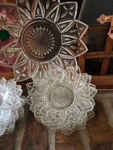 lot 509 image: Star Pattern Crystal Glass Dessert Plates set of 8