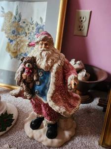lot 512 image: Ceramic Santa Claus Figure with Teddy Bear