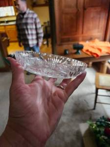 lot 516 image: Cut Crystal Serving Bowl
