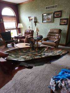 lot 522 image: Brown ceramic leaf platter