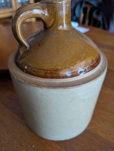 lot 653 image: Brown Salt Glazed Stoneware Crock