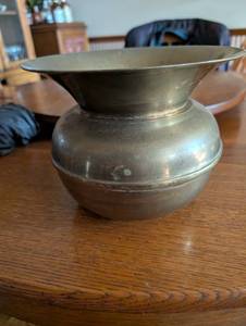 lot 656 image: Metal Spittoon