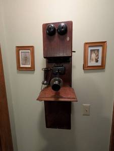 lot 663 image: Early 1900s Oak Wall Telephone