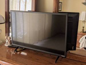 lot 687 image: Vizio Flatscreen TV
