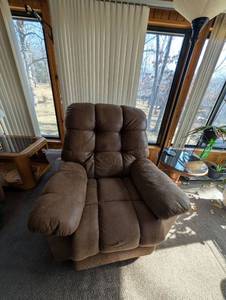 lot 698 image: Brown Microfiber Recliner Chair