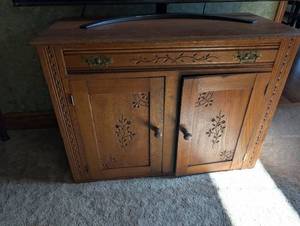 lot 708 image: Oak Washstand with Carved Floral Details
