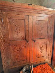 lot 711 image: Oak Cabinet with Floral Carvings contents not included