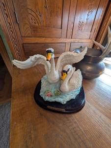 lot 716 image: Swan Lake Decorative Figurine