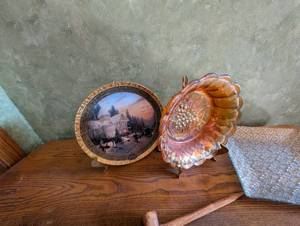 lot 722 image: Thomas Kinkade Victorian Christmas Collector Plate