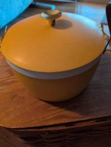 lot 3111 image: Sunfrost Therm-o-ware Yellow Storage Container