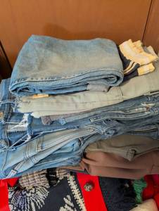 lot 3118 image: Mixed Denim and Clothing Lot