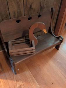 lot 3123 image: Wooden Duck decorative small bench