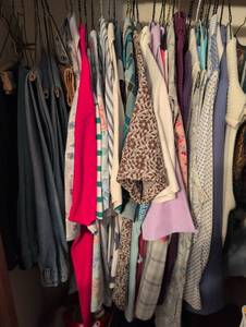 lot 3124 image: Mixed Womens Clothing Lot - 20 Pieces boys closet on rod