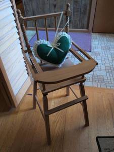 lot 3140 image: Traditional Wooden Doll Chair with Green Heart Pillow
