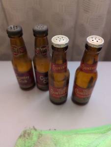 lot 3150 image: Schlitz Country Club Pilsener Beer Bottles with Caps salt and pepper shakers