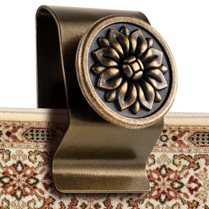 lot 69933 image: Quilt Hanger for Wall for Display - Retail $20