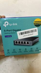 lot 70035 image: TP-Link TL-SG105 5-Port Gigabit Desktop Switch - Retail $25