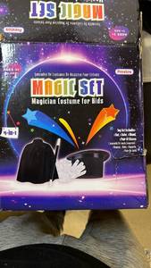 lot 70086 image: Prexex Kids Magic Set with Costume - Retail $15