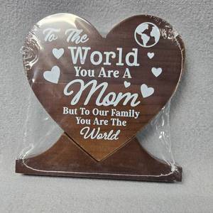lot 153 image: Heart-Shaped Mom Appreciation Stand