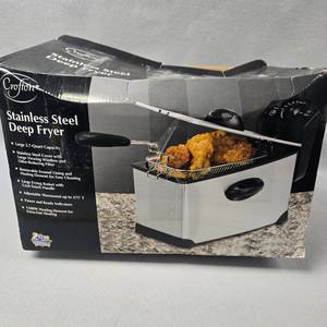 lot 167 image: Nesco 4Qt Electric Roaster Oven with Recipe Book