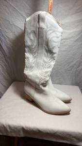 White Western Cowgirl Boots with Stitched Design