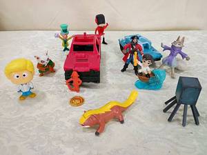 lot 3 image: Small 3 in figures McDonalds Happy Meal Toys Mixed Lot Minecraft and other pirates