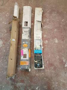 lot 13 image: Blind set items and pictures