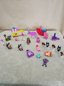 lot 16 image: McDonalds Happy Meal Toys Mixed Lot