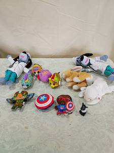 lot 20 image: Mixed Plush Toy Collection