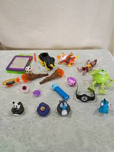 lot 22 image: Mixed Toy Figurines and Characters Lot