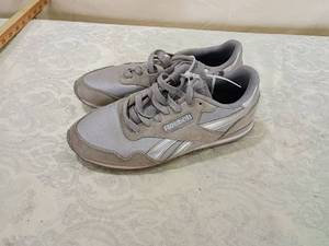 lot 29 image: Reebok Classic Grey Running Shoes size 7