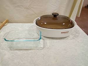 lot 66 image: Magnawave Microwave Cookware Set with Glass Baking Dish and Pyrex baking pan 1.5L-1.4