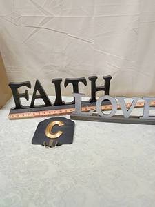 lot 73 image: Faith Love Word Signs with Decorative Letter C Hook