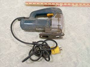 lot 76 image: Bosch Model 3050VSK Professional Jigsaw