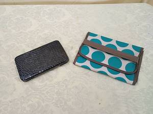 lot 89 image: Thirty-One Wallet and Organizer Set and black wallet