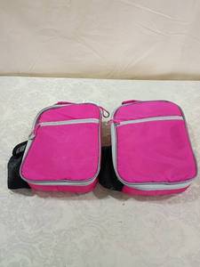 lot 92 image: Pink Insulated Lunch Boxes Set of 2