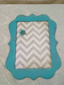 lot 128 image: Decorative Turquoise Picture Frame with Chevron Design magnetic board