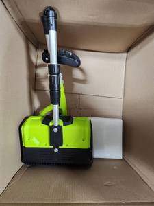 lot 15674 image: Cordless Snow Shovel - Retail $0