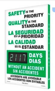 lot 15722 image: LED Plug-in Safety Scoreboard  - Retail $0