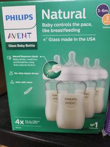 lot 15887 image: Philips Avent Glass Natural Baby Bottle With Natural Response Nipple, 8oz, 4 Pack - Retail $46