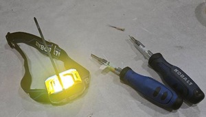 lot 8838 image: 2 Kobalt Screwdrivers, And head Light