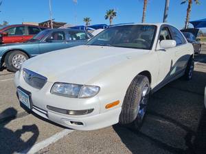 lot 16 image: 1999 Mazda Millenia S - WHITE