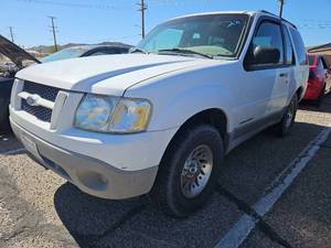 lot 23 image: 2001 Ford Explorer - WHITE