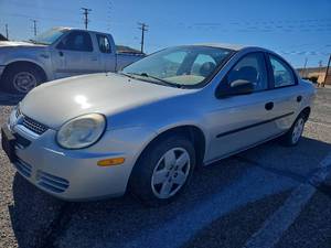 lot 30 image: 2004 Dodge Neon - SILVER