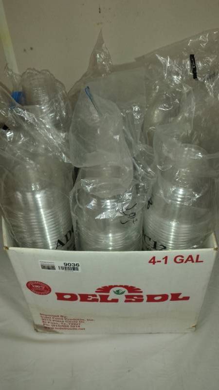 lot 9036 image: Clear Plastic Glass Lot