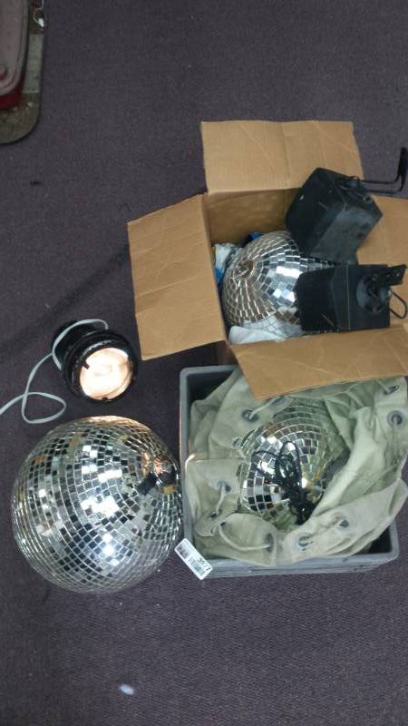 lot 3977 image: Disco Balls and Speakers