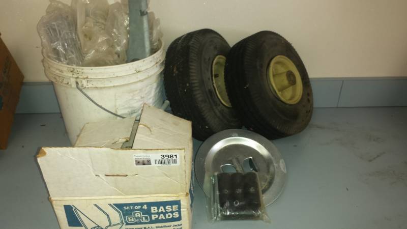 lot 3981 image: Random Lot of Items