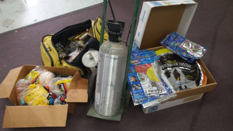 lot 3984 image: Random Lot of Items