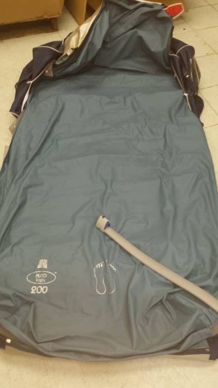 lot 3951 image: Auto Logic 200 Mattress
